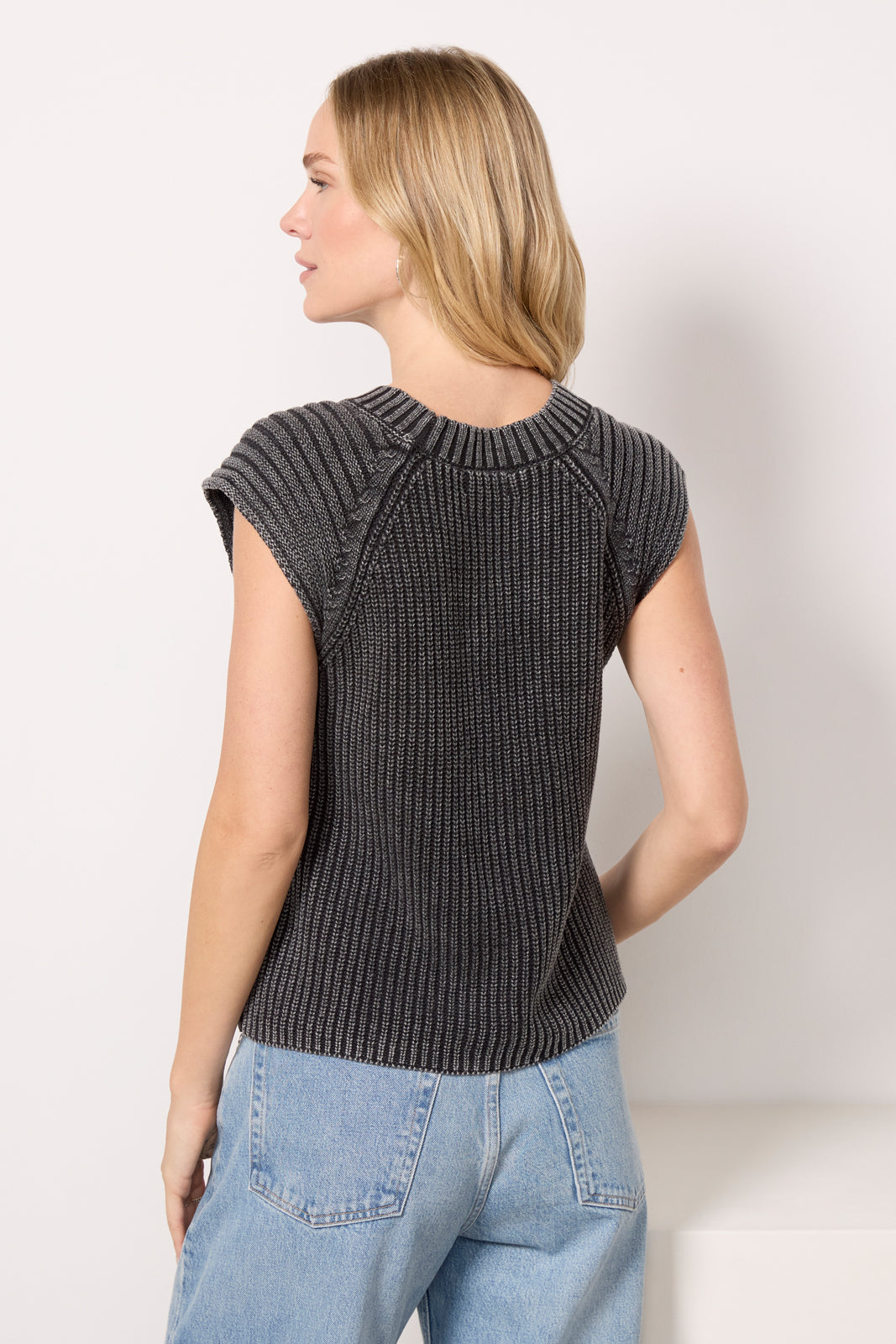 Joelle Pullover