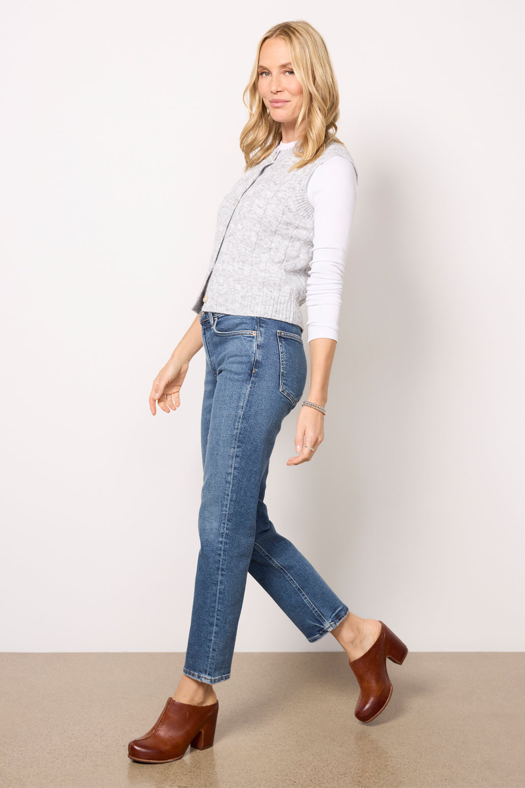 Kye Mid Rise Straight Crop