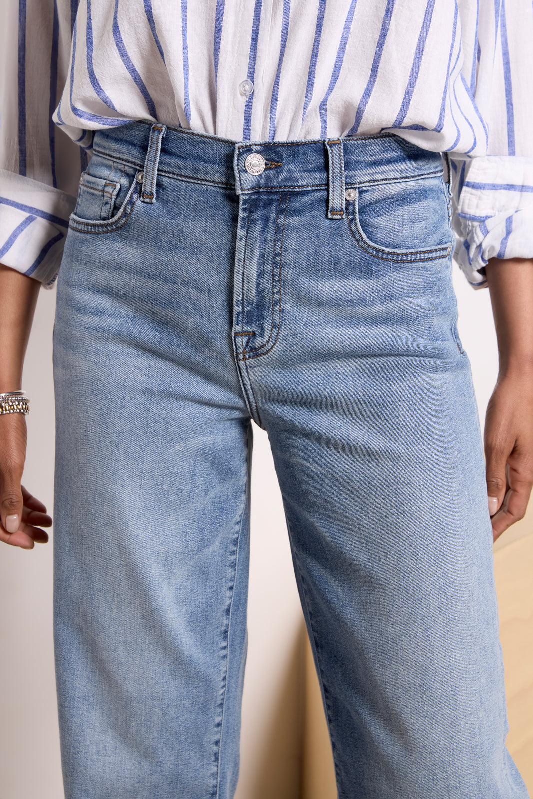 Cropped Alexa w Raw Hem