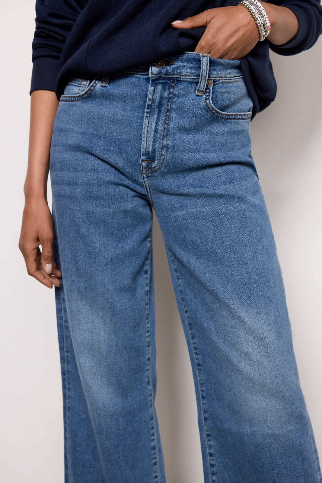 Cropped Alexa w Cut Hem